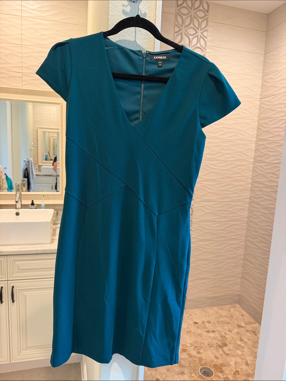 Express Green V-Neck Cap Sleeve Dress
